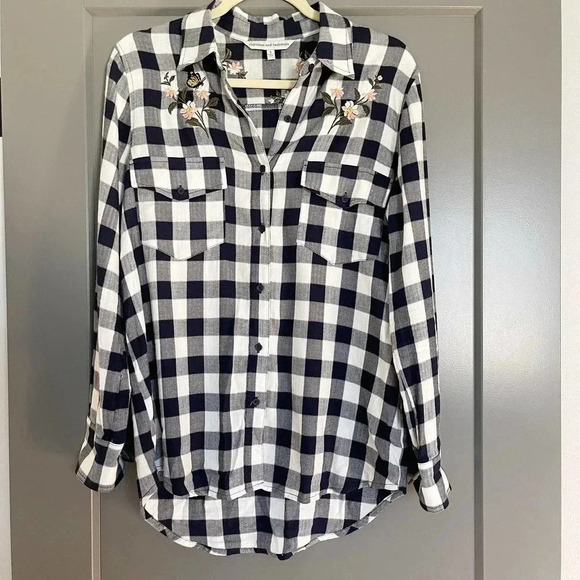 Cupcakes And Cashmere Check Floral Embroidery Collared Button Down Shirt Small - Picture 2 of 11